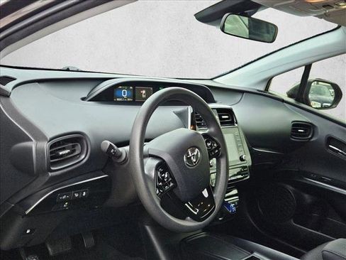Used 2022 Toyota Prius LE FWD image 10