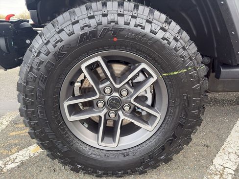 New 2026 Jeep Gladiator Mojave image 2