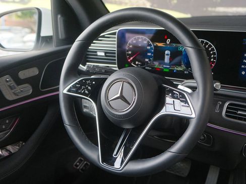 Used 2025 Mercedes-Benz GLE 450e 4MATIC image 54