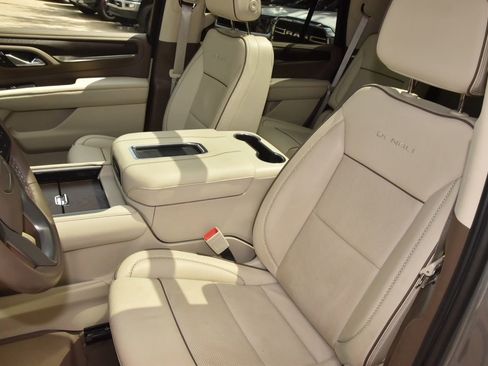 Used 2023 GMC Yukon Denali w/ LPO, Floor Liner Package AWD/4WD image 35
