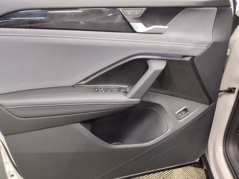 New 2025 Volkswagen Tiguan SE R-Line image 19