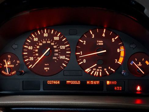 Used 1999 BMW 740iL image 10