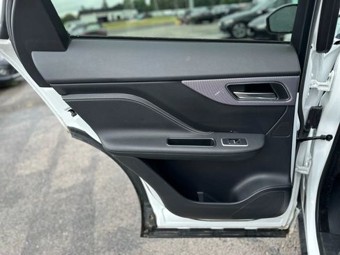 Used 2019 Jaguar F-PACE S image 20