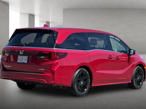 Certified 2025 Honda Odyssey Sport-L image 8