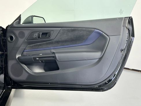 Used 2025 Ford Mustang Dark Horse image 10