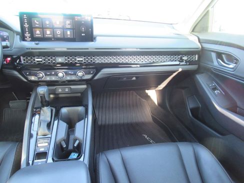 Used 2024 Honda Accord EX-L image 14