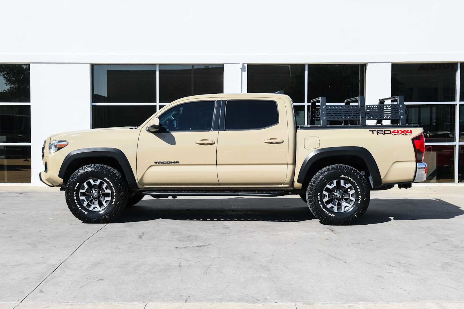 Used 2019 Toyota Tacoma TRD Off-Road AWD/4WD image 18