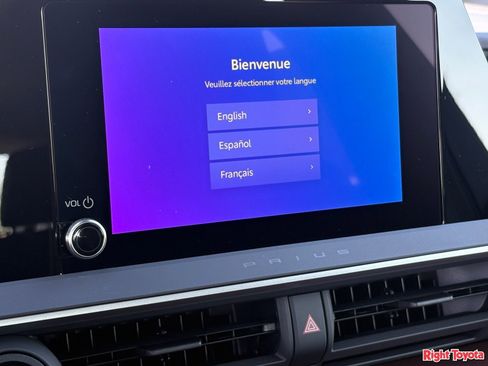 New 2026 Toyota Prius Plug-In Hybrid FWD image 18