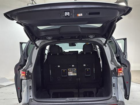 New 2026 Toyota Sienna XLE Woodland Edition image 16