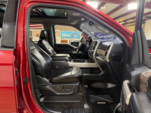Used 2018 Ford F250 Lariat w/ Lariat Ultimate Package AWD/4WD image 23
