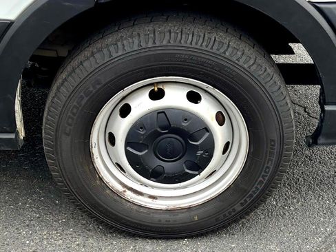 Used 2020 Ford Transit 250 Medium Roof w/ Load Area Protection Package image 9