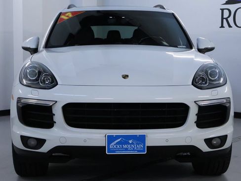 Used 2017 Porsche Cayenne S Platinum w/ Premium Package (PJW) AWD/4WD image 2