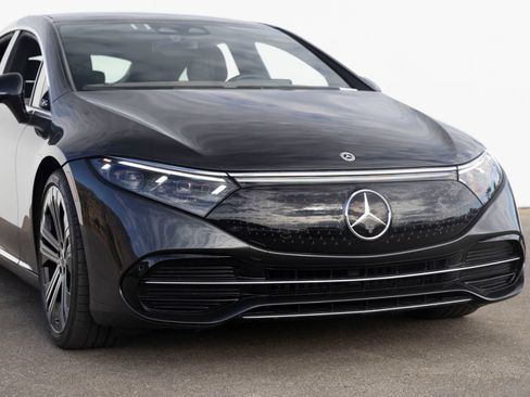 Used 2022 Mercedes-Benz EQS 450+ Sedan image 3