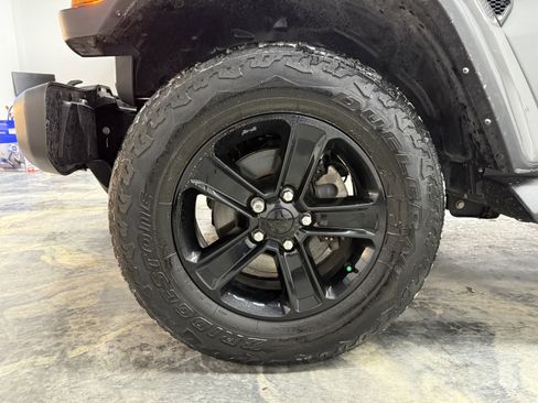 Used 2021 Jeep Wrangler Unlimited Sahara image 25