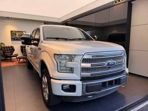 Used 2015 Ford F150 Platinum w/ Equipment Group 701A Luxury AWD/4WD image 3
