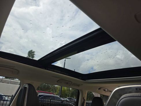 Certified 2025 INFINITI QX80 Sensory image 26