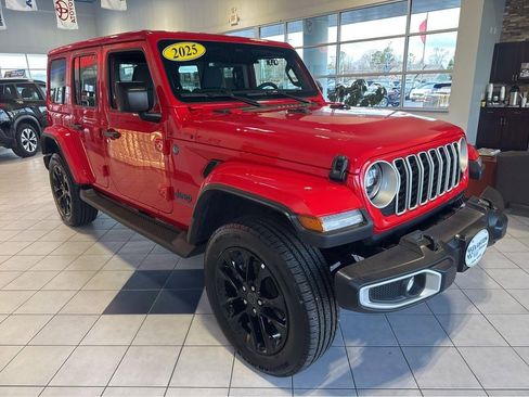 Used 2025 Jeep Wrangler Sahara image 1
