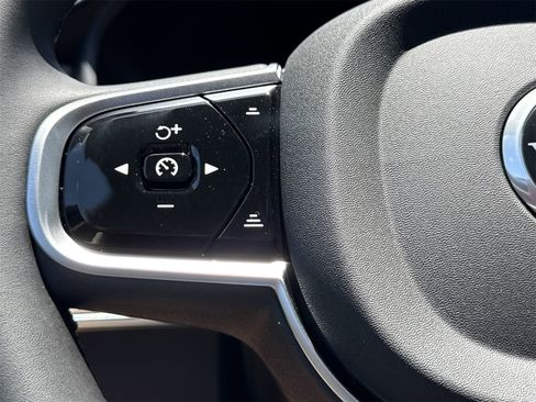 New 2026 Volvo XC90 B6 Core w/ Protection Package image 23