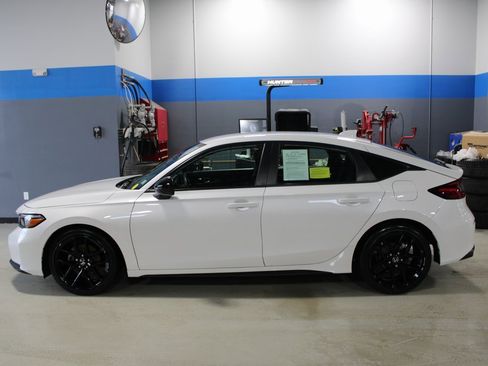 Certified 2025 Honda Civic Sport image 16