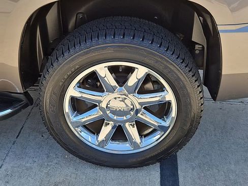 Used 2013 GMC Yukon Denali RWD image 8