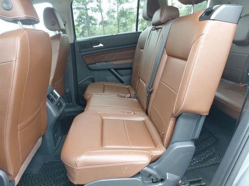 Used 2023 Volkswagen Atlas SE image 25