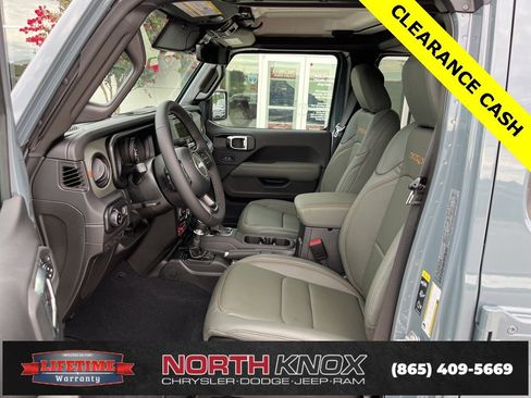 New 2025 Jeep Gladiator Mojave w/ Convenience Group image 3