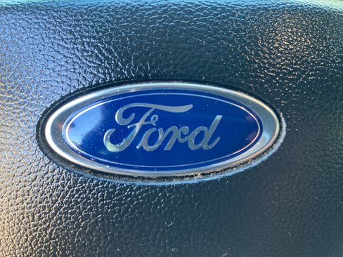 Used 2022 Ford Explorer XLT w/ Equipment Group 202A image 26