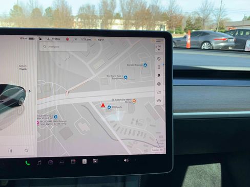 Used 2023 Tesla Model 3 Standard Range image 20