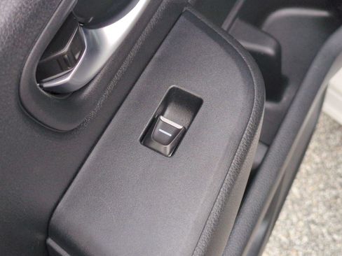 Used 2025 Honda Pilot Sport image 29