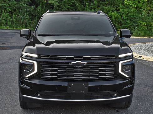 Used 2026 Chevrolet Tahoe High Country AWD/4WD image 5