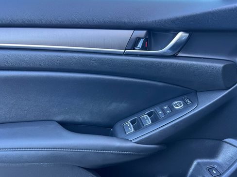 Used 2022 Honda Accord Hybrid image 11