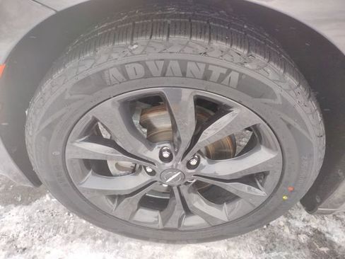 Used 2018 Chrysler Pacifica Touring Plus w/ S Appearance Package image 11