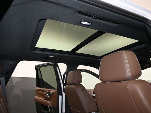 Used 2024 Chevrolet Tahoe High Country image 41