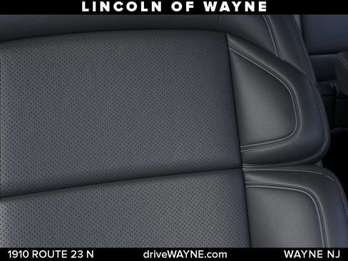 New 2025 Lincoln Navigator Reserve w/ Jet Appearance Package AWD/4WD image 16