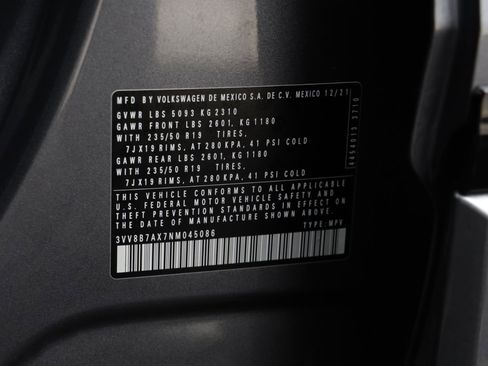 Used 2022 Volkswagen Tiguan SE R-Line image 24