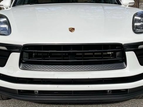 Used 2022 Porsche Macan AWD/4WD image 11