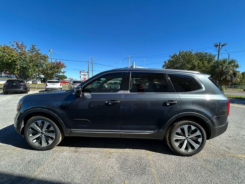 Used 2022 Kia Telluride EX w/ EX Premium Package image 4