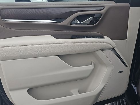 Used 2022 GMC Yukon XL Denali w/ Denali Ultimate Package image 11