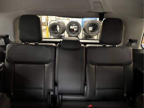 Used 2025 Ford Expedition Active RWD image 30