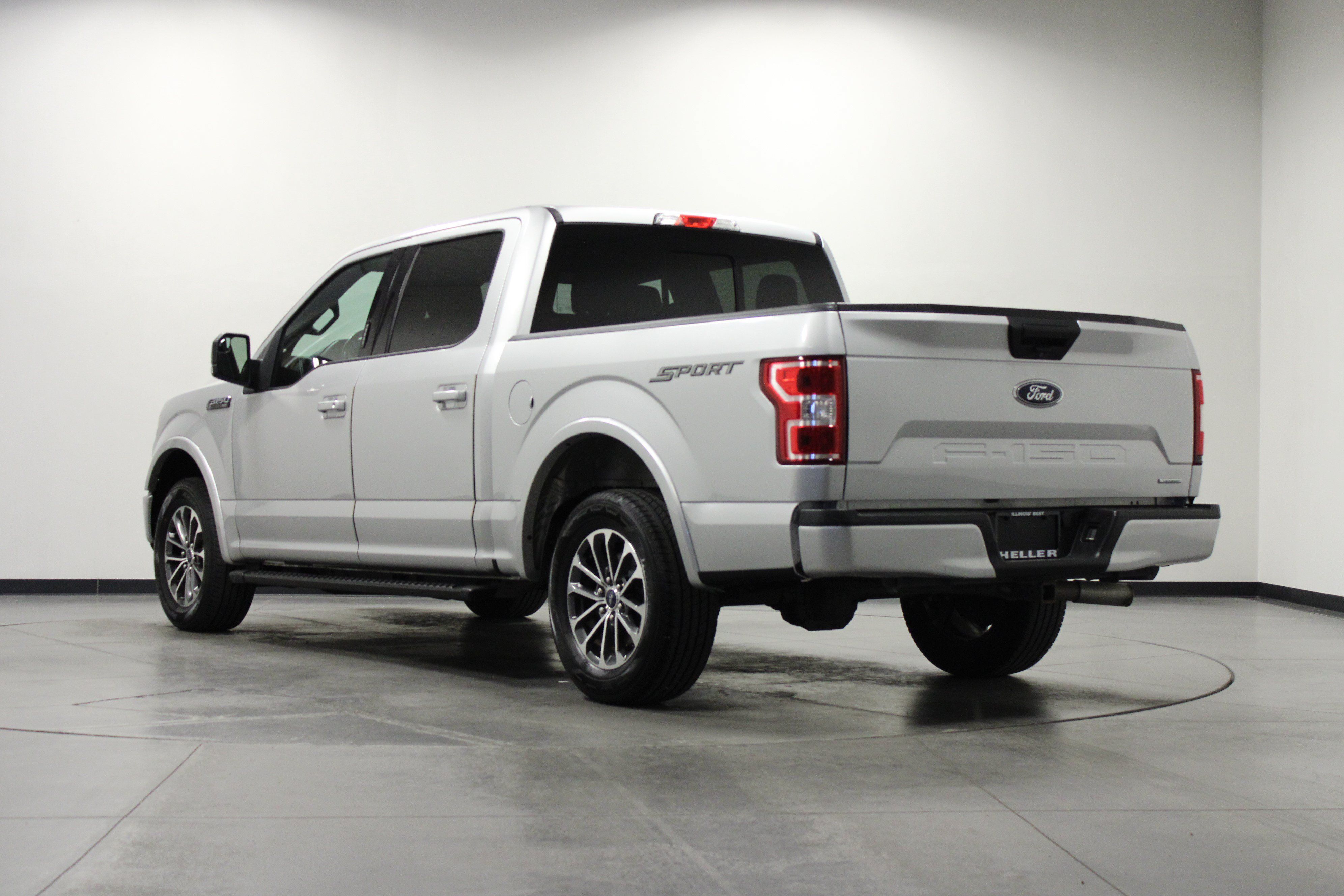 Used 2019 Ford F150 XLT w/ Equipment Group 302A Luxury RWD image 6
