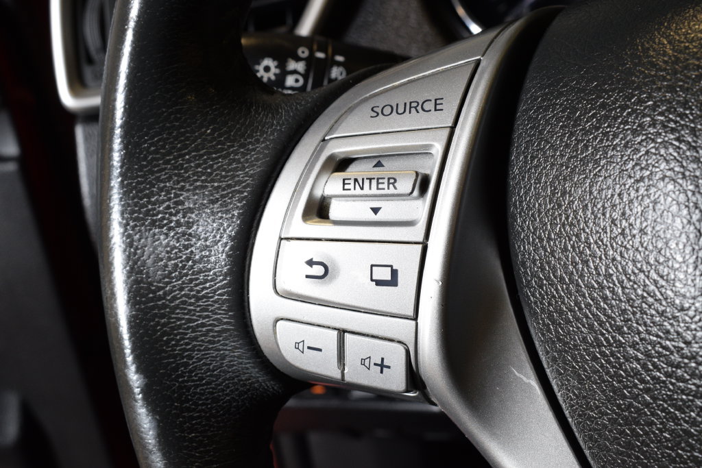 Used 2014 Nissan Rogue SL w/ SL Premium Package AWD/4WD image 22