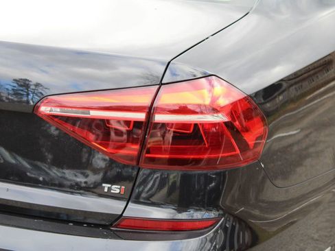 Used 2019 Volkswagen Passat 2.0T Wolfsburg w/ Wheels & Sunroof Package image 33