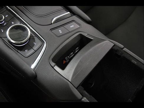 Used 2023 Cadillac XT6 Premium Luxury w/ Technology Package AWD/4WD image 18