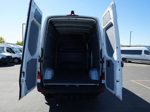 New 2025 Mercedes-Benz Sprinter 2500 image 8