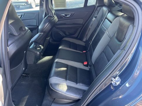 Used 2019 Volvo S60 T6 R-Design image 18