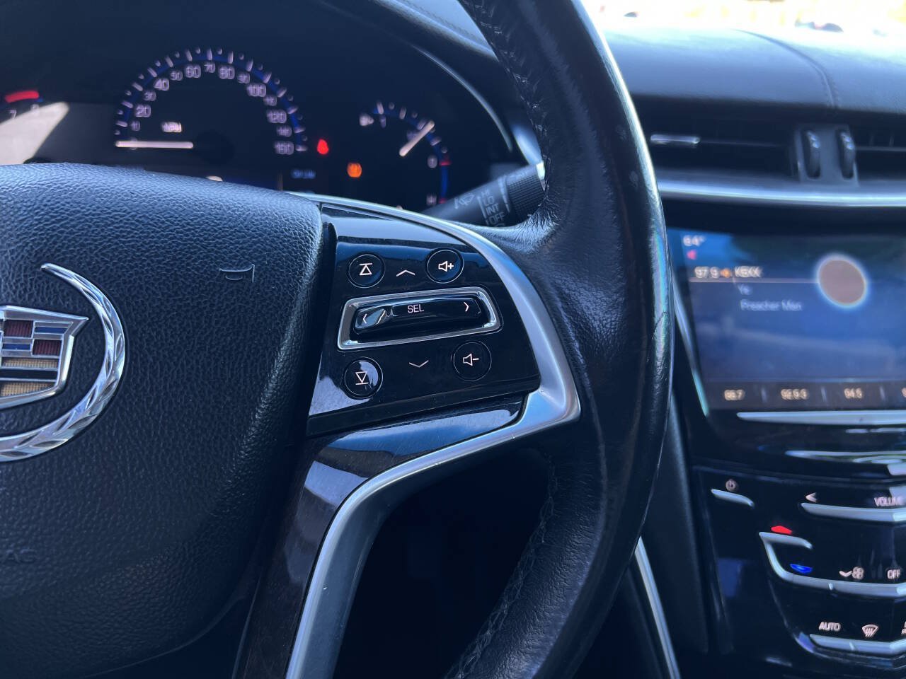 Used 2015 Cadillac XTS w/ Rear Seat Comfort Package FWD image 19