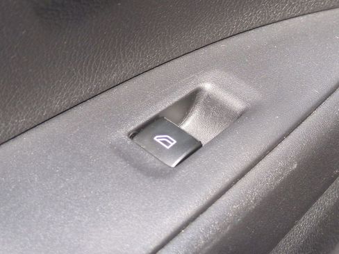 Used 2020 Mitsubishi Outlander SEL image 29