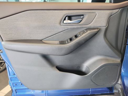 Used 2022 Nissan Rogue SV image 27