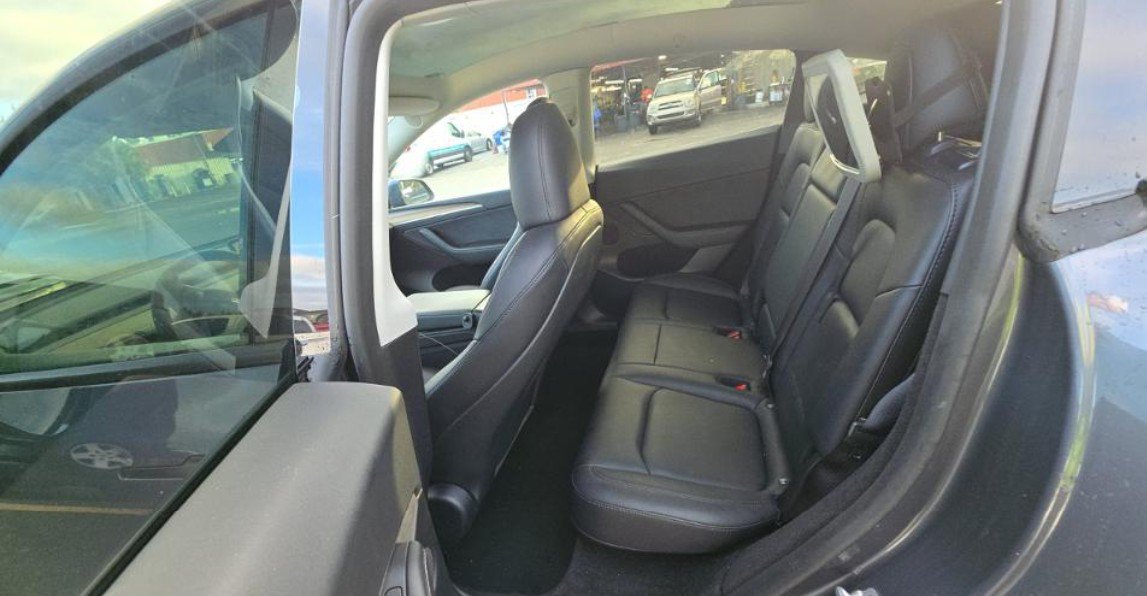 Used 2023 Tesla Model Y Performance AWD/4WD image 6