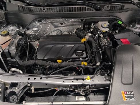 Used 2025 Chevrolet Trax LT w/ LT Convenience Package FWD image 27